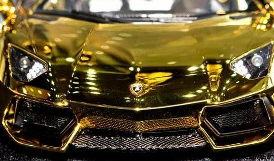 دانلود عکس ماشین طلایی